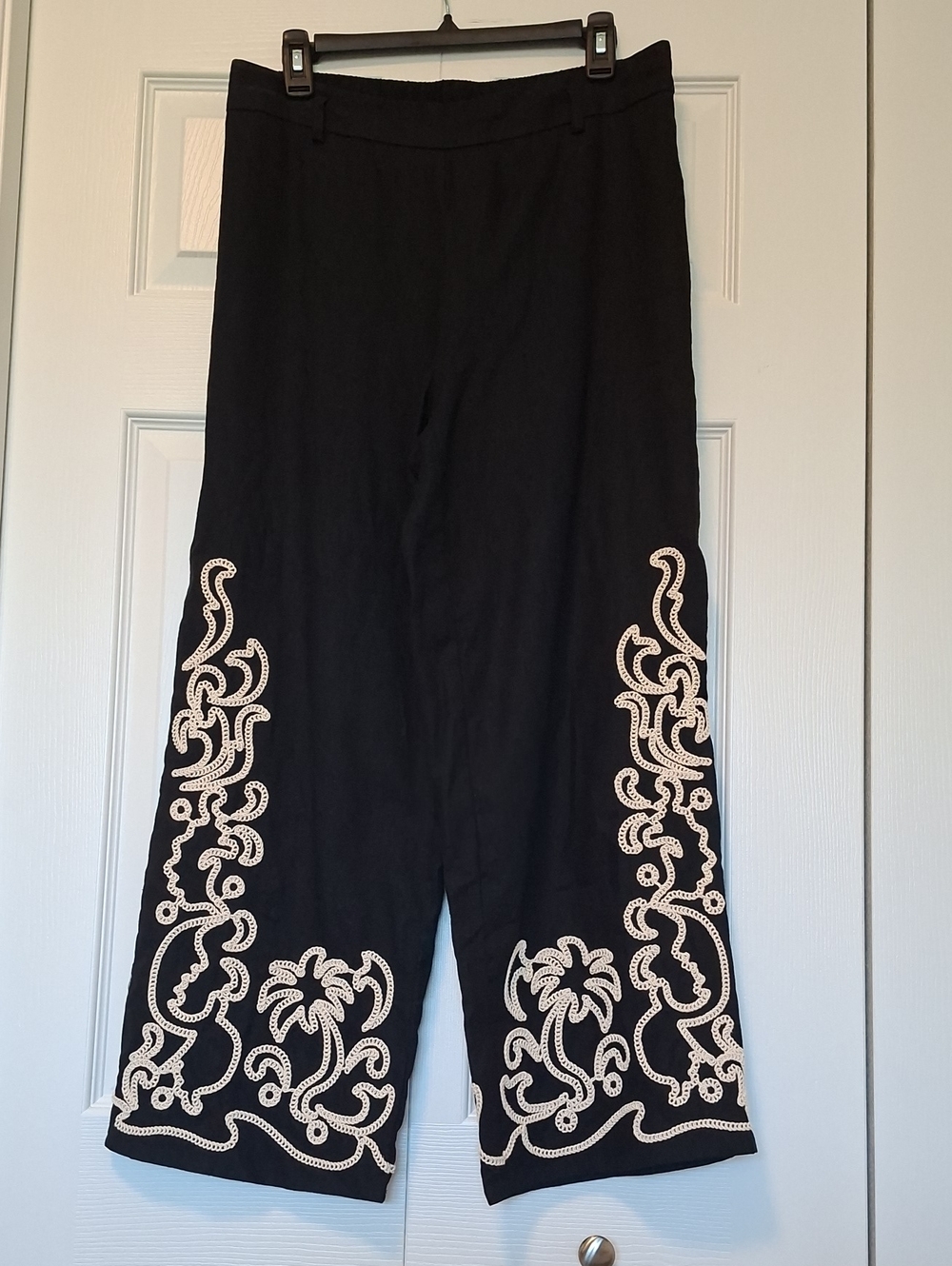 Linen Blend Embroidered Cropped Pants